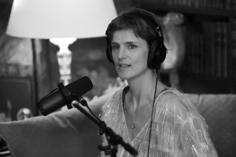 ultime notizie sull'azienda Vi siete domandato che cosa porta dentro quel Chanel Handbag?  2