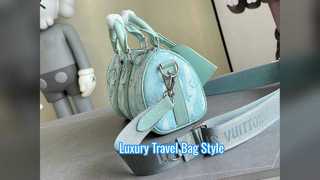 Borsa da viaggio Gucci Monogram in stile lusso