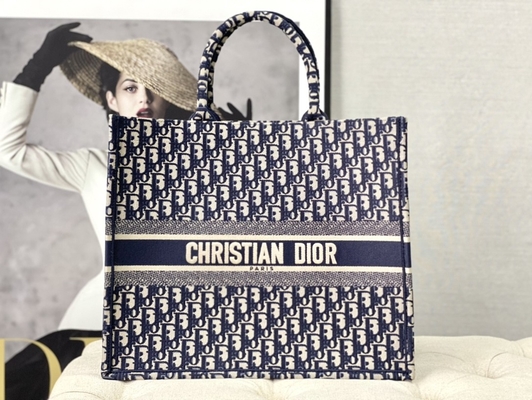 Borsa a tracolla bollata blu Christian Book Large di Dior Oblique Embroidery Canvas Navy