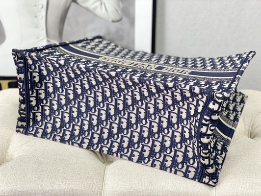 Borsa a tracolla bollata blu Christian Book Large di Dior Oblique Embroidery Canvas Navy