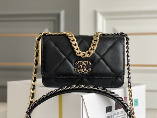 L'oro Preloved della pelle d'agnello ha marcato a caldo la borsa della falda di Chanel 19 della borsa mini OEM
