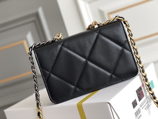 L'oro Preloved della pelle d'agnello ha marcato a caldo la borsa della falda di Chanel 19 della borsa mini OEM