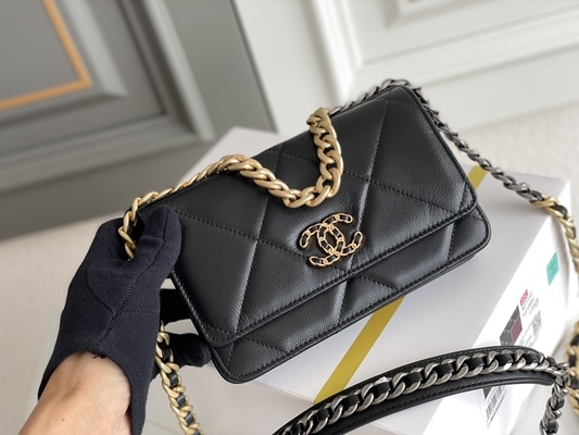 L'oro Preloved della pelle d'agnello ha marcato a caldo la borsa della falda di Chanel 19 della borsa mini OEM