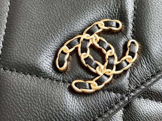L'oro Preloved della pelle d'agnello ha marcato a caldo la borsa della falda di Chanel 19 della borsa mini OEM