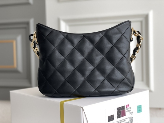 Piccolo hippy Tote Bag Shoulder Bag dell'ascella del vagabondo di Chanel AS3562 Autumn Winter 2022