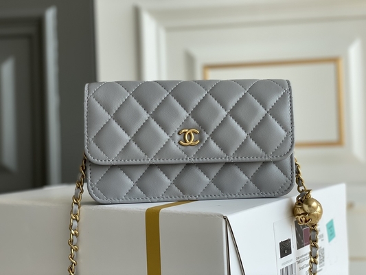 Portafoglio nero delle pochette del WOC di Mini Coco Chanel su una catena CF20