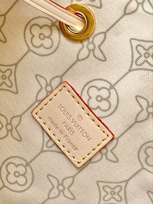 Il rosa bianco Damier Azur Canvas LV ha marcato a caldo la borsa del secchio di Bag NéONoé millimetro del messaggero