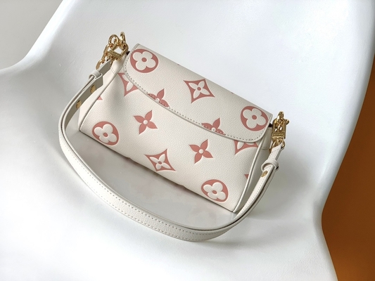 Cuoio favorito di Mini Sling Bag Branded LV Rose Trianon Two Monogram Empreinte della crema