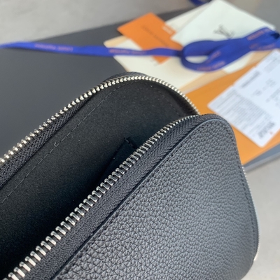 Cuoio del GM Cuir Taurillon di Louis Vuitton Pochette Jour del progettista in borse noir nere