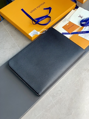 Cuoio del GM Cuir Taurillon di Louis Vuitton Pochette Jour del progettista in borse noir nere