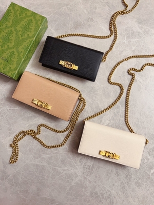 Portafoglio di cuoio rosa-chiaro di Mini Designer Purses Gucci Python sul WOC a catena con il collegamento del G