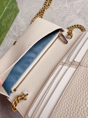 Portafoglio di cuoio rosa-chiaro di Mini Designer Purses Gucci Python sul WOC a catena con il collegamento del G