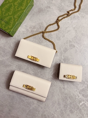 Portafoglio di cuoio rosa-chiaro di Mini Designer Purses Gucci Python sul WOC a catena con il collegamento del G