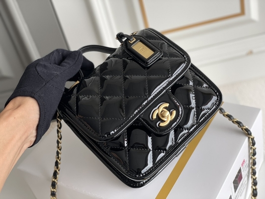 Catena dell'oro di Chanel 22 Mini Designer Purses Black Spell con la falda di goccia