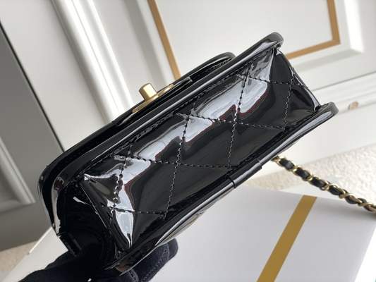 Catena dell'oro di Chanel 22 Mini Designer Purses Black Spell con la falda di goccia