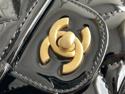 Catena dell'oro di Chanel 22 Mini Designer Purses Black Spell con la falda di goccia