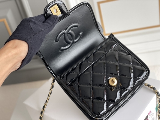 Catena dell'oro di Chanel 22 Mini Designer Purses Black Spell con la falda di goccia