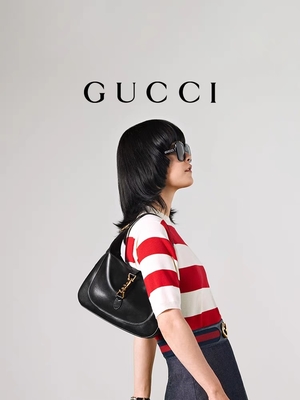 Jackie Bag By Gucci Time di cuoio nero 1961 ha onorato gli accessori dorati classici