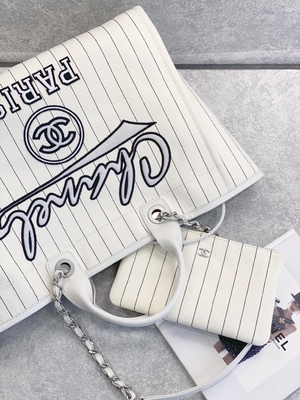banda del nero di 30cm 23P Chanel Deauville Tote Bag White Ecru