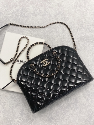 Piccolo Chanel Patent Calfskin Shopping Bag con retro signora Style