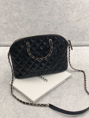 Piccolo Chanel Patent Calfskin Shopping Bag con retro signora Style