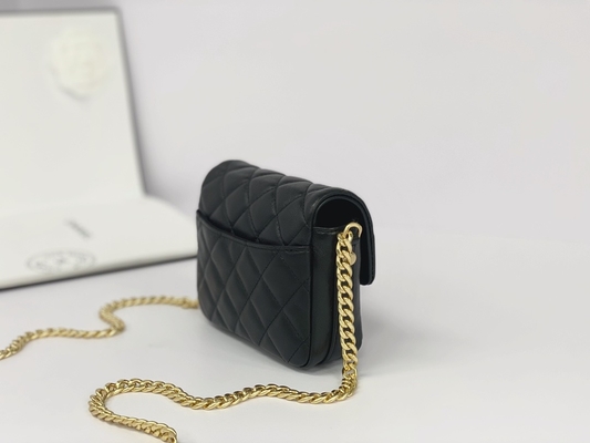 Messaggero bollato di cuoio Bag Chanel Flap Phone Holder della pelle d'agnello nera