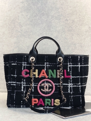 L'abitudine 2022 di Chanel Sotheby ha marcato a caldo il totalizzatore dell'arcobaleno di FW della borsa della spiaggia del tweed delle borse