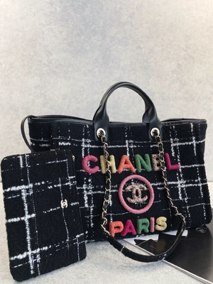 L'abitudine 2022 di Chanel Sotheby ha marcato a caldo il totalizzatore dell'arcobaleno di FW della borsa della spiaggia del tweed delle borse